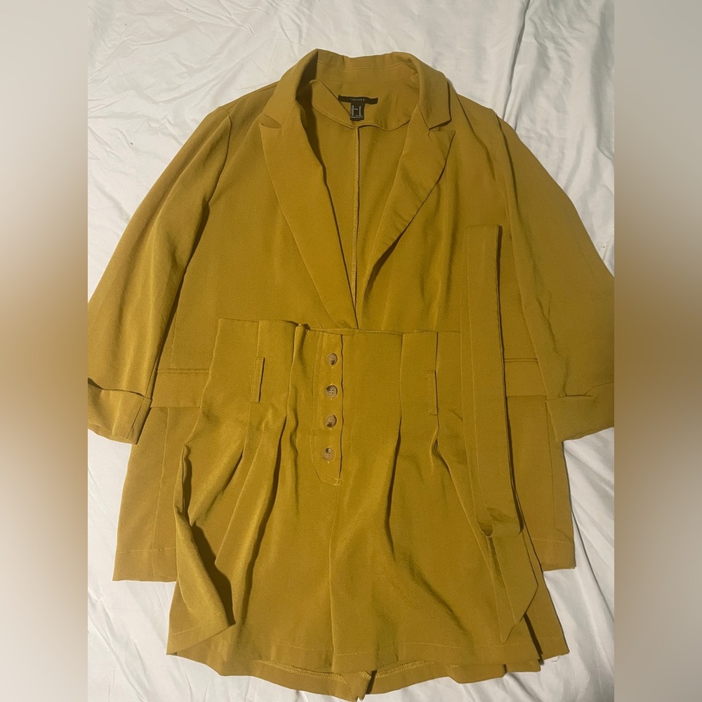 Women’s Forever21 blazer and high waisted shorts size M preowned